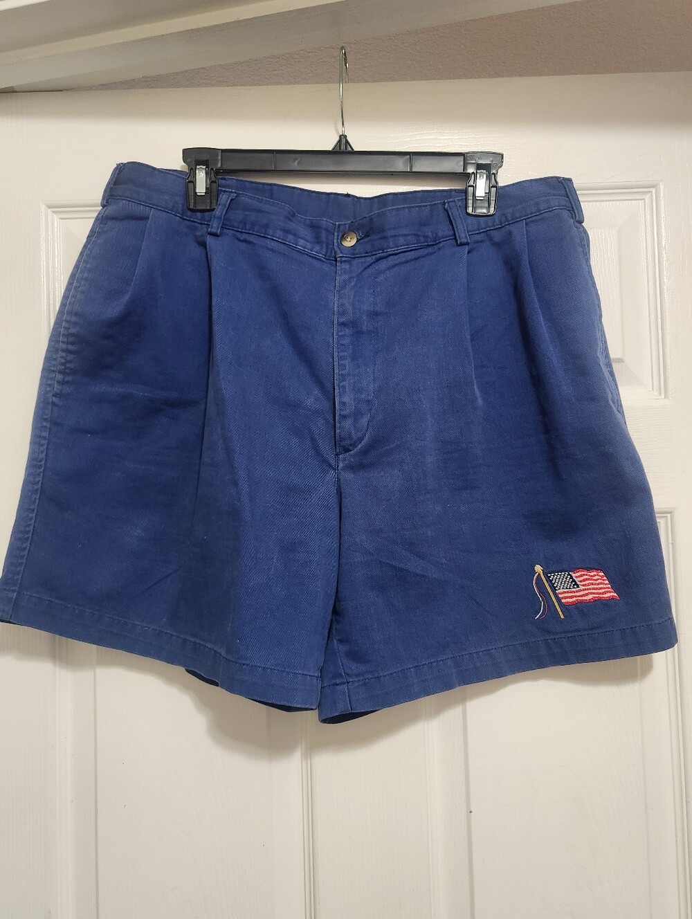 Lands' End Mens Pleated Blue Shorts Vintage Size 37
